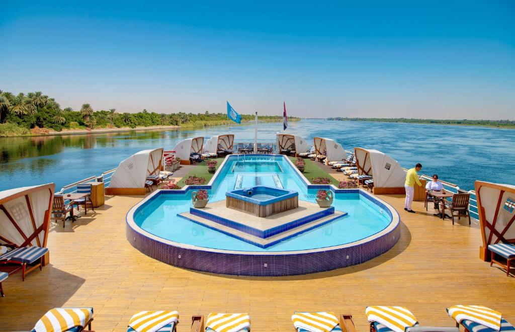 5 Days 4 Nights Nile supreme Cruise from Luxor to Aswan