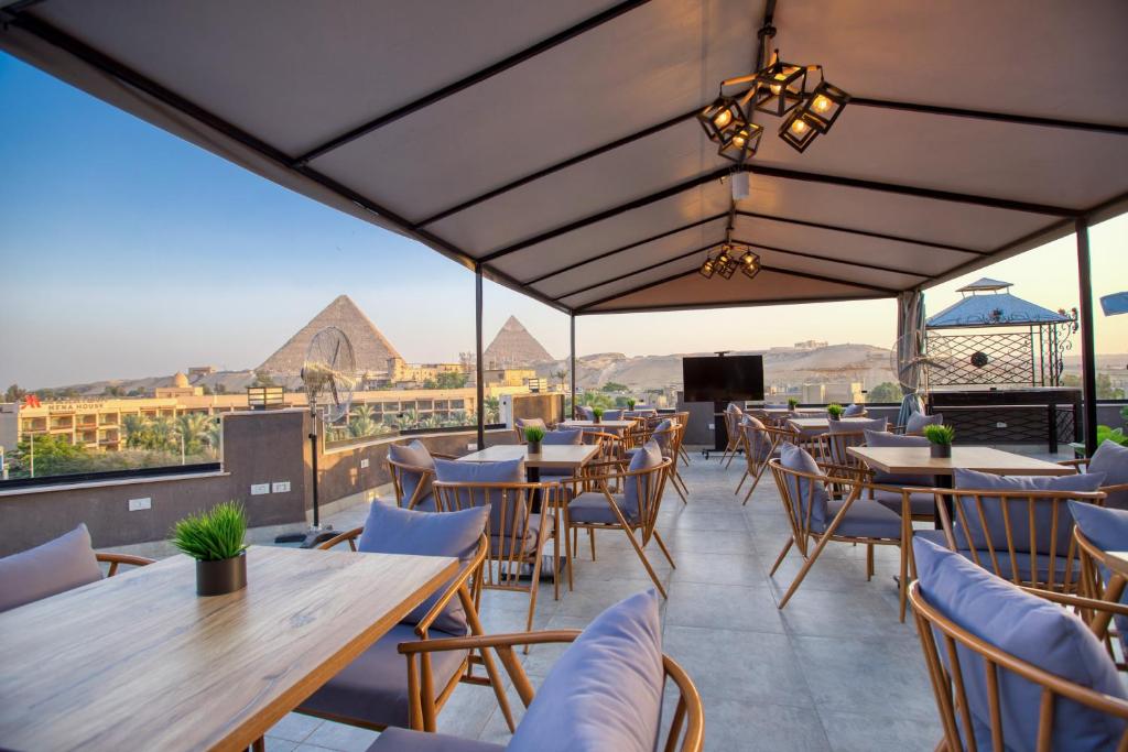 4 Days Cairo Private Tours with NOZOL Pyramids View 4*Hotel